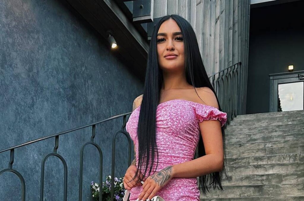 Beautiful Latin Single