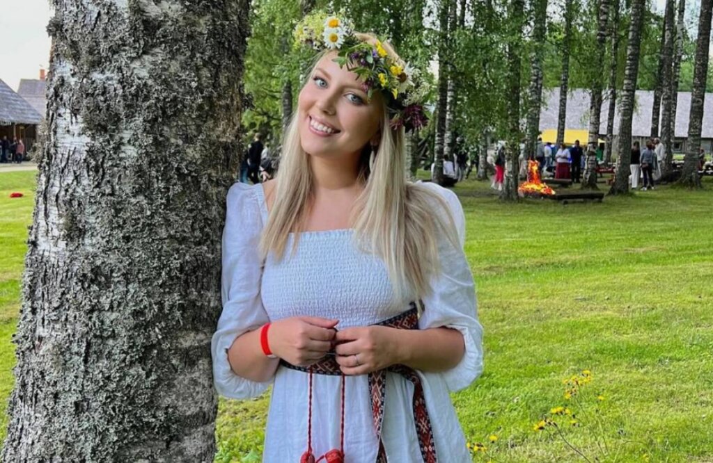 cute eastonian wife
